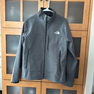 North Face men’s Windwall jacket - size medium
